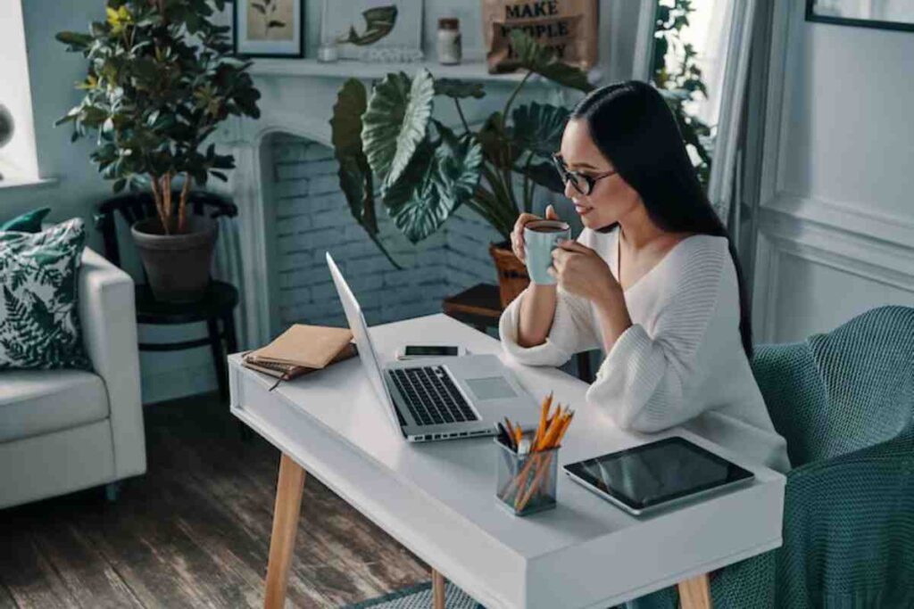 8 Reasons Why You Should Allow Your Employees to Work from Home Work From Home (1)