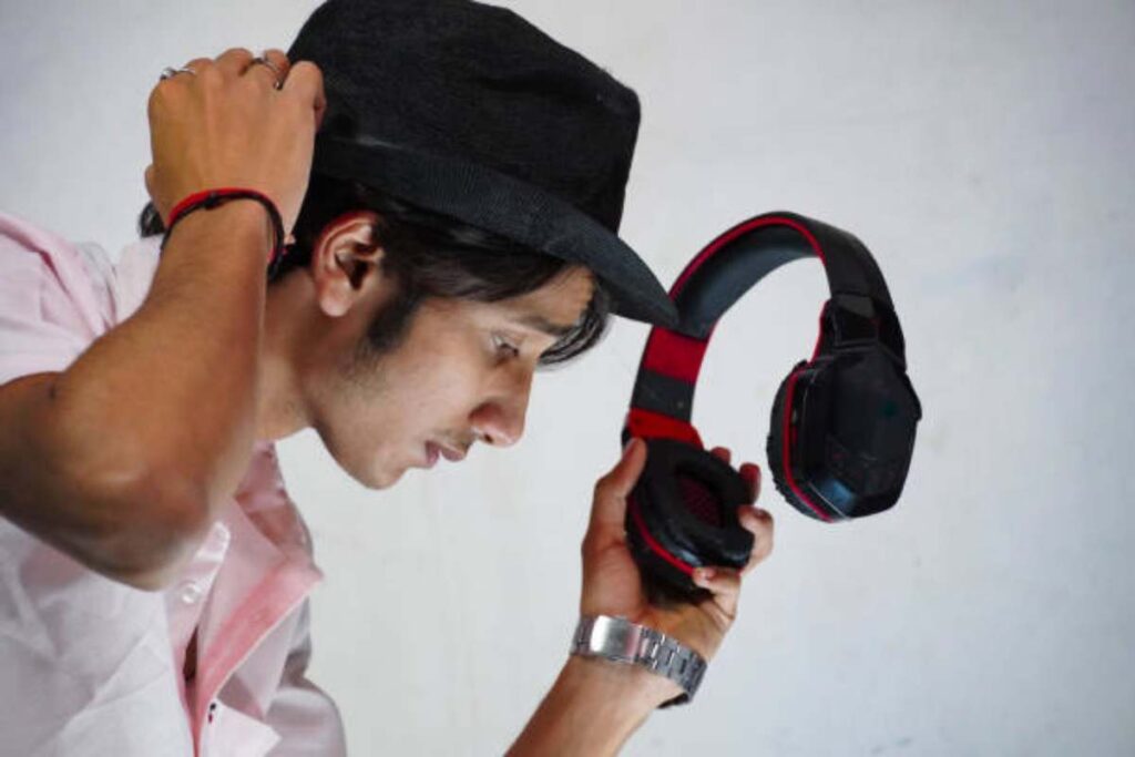 best bluetooth headphones under rs 2000